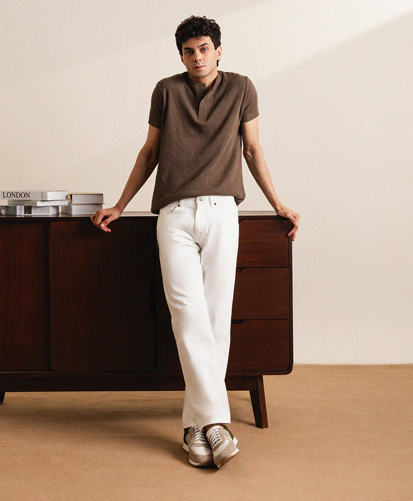 OFF White Regular Straight Fit Jeans - Image 3